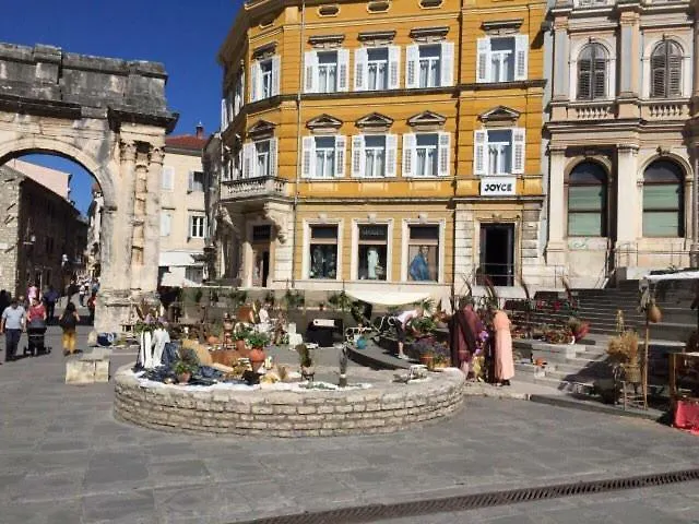 Lukadora Apartament *