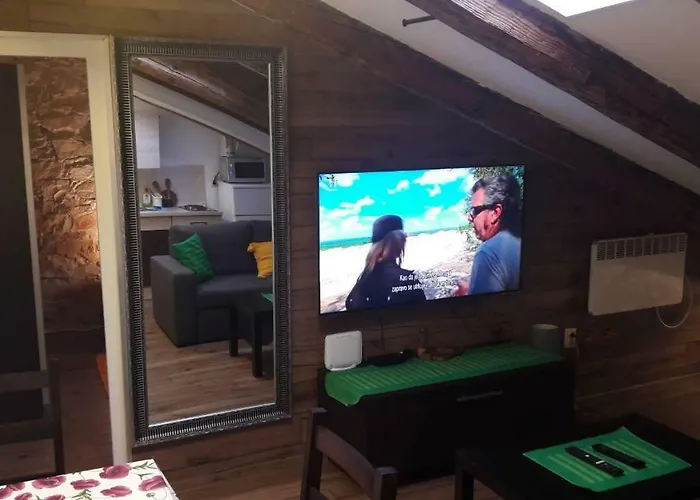 Apartament Lukadora *